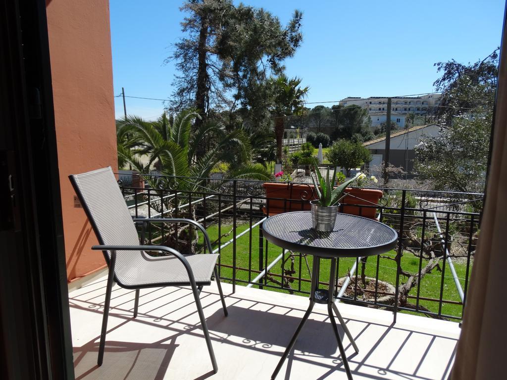 Dassia Beach Pension Room photo